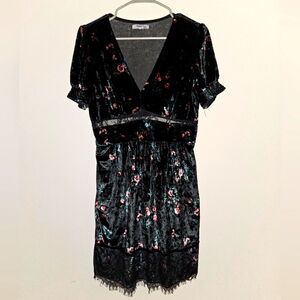 Taylor & Sage Dark Green Floral Lace Dress